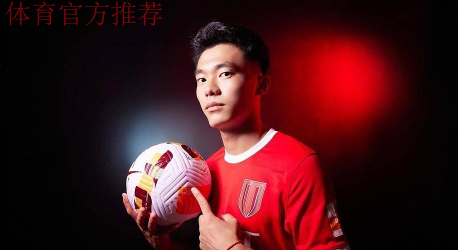 青春之火闪耀三星堆!胡荷韬传递成都世运会“竹梦”火炬! 青春之火闪耀三星堆!胡荷韬传递成都世运会“竹梦”火炬!