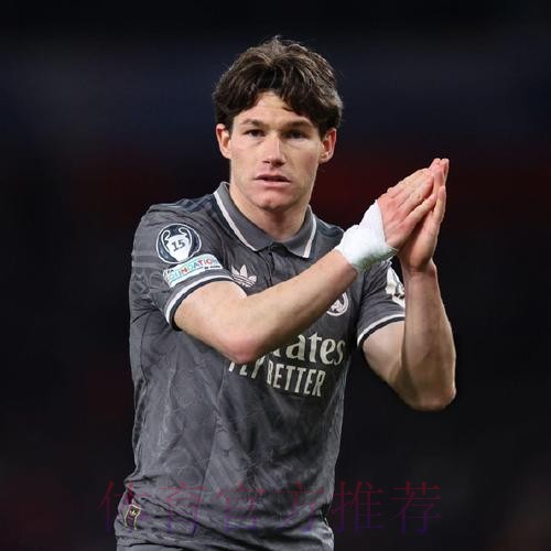 世体:皇马即将客战西班牙人 弗洛伦蒂诺随队出征 世体:皇马即将客战西班牙人 弗洛伦蒂诺随队出征